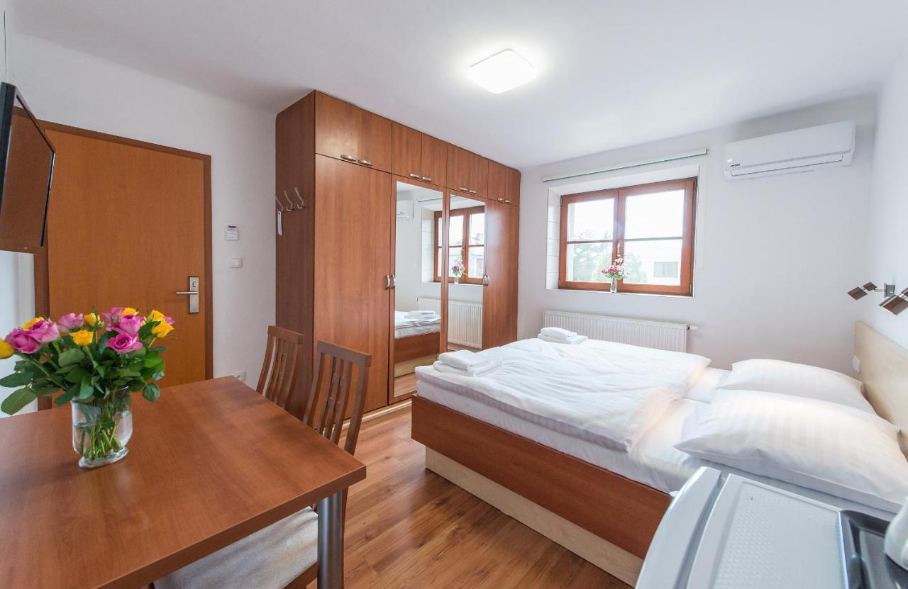 Penzion Leknín Třeboň Exterior foto